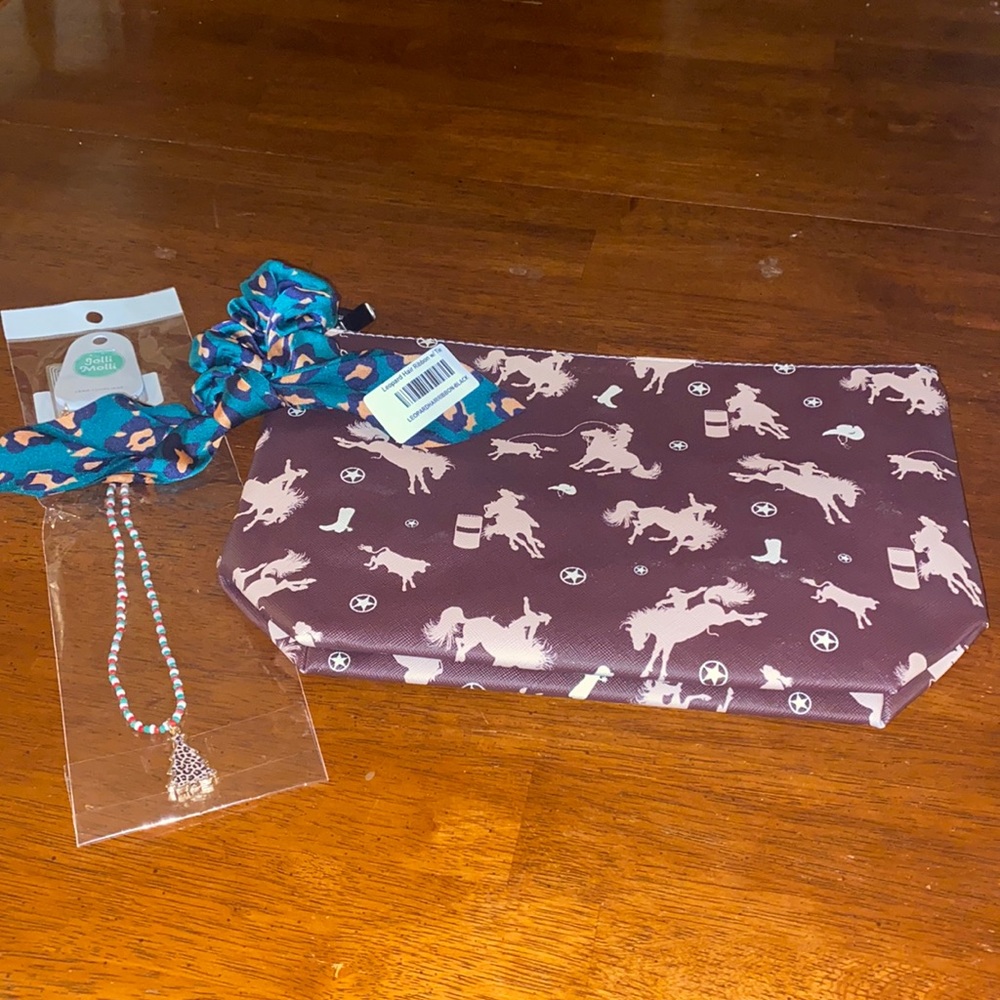 3 pieces makeup bag necklace and hair tie